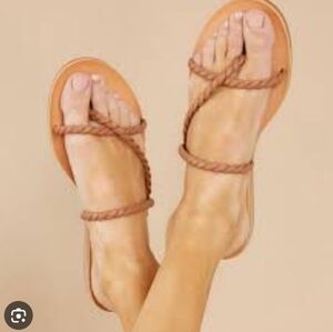 Dulce Vita Dexla braided sandal